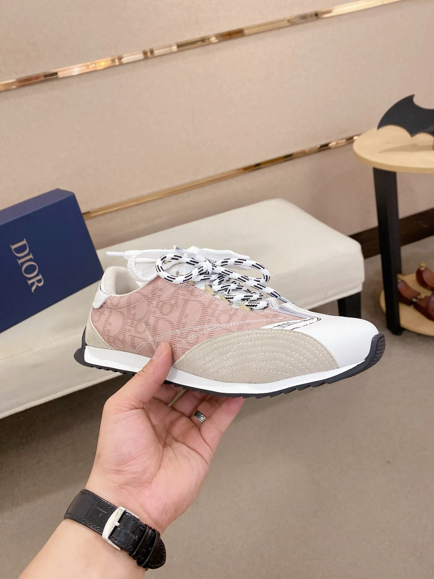 Men's shoes💰: 500💰Couple style💏 [Dior·Dior] New casual sports style men's shoes, new spring and summer design, perfect workmanship, lace-up lazy style to create wardrobe quality, upper: imported first-layer cowhide, mesh breathable lining soft and comfortable, ultra-light TPU wear-resistant outsole, simple, versatile fashion men's shoes, excellent color code number 35--44. (45,46 customized items are not returnable or exchangeable)